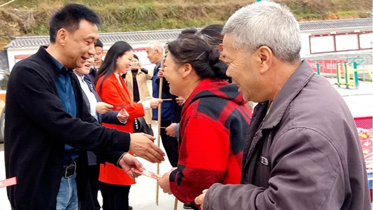 炬神電子赴良田鎮(zhèn)開展“愛心扶貧、攜手同行”活動(dòng)